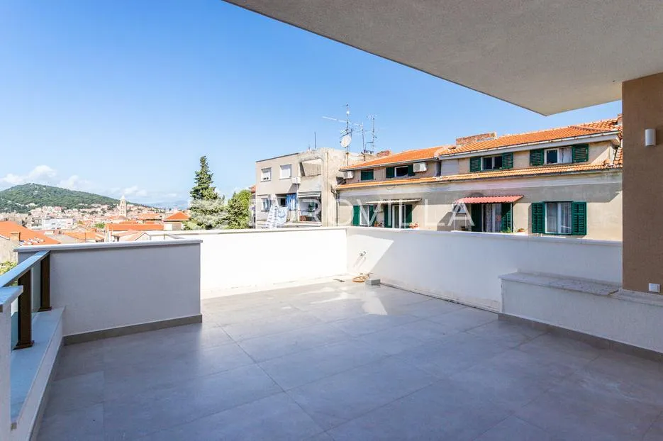 split, prekrasan penthouse s pogledom na more i grad - slika 34