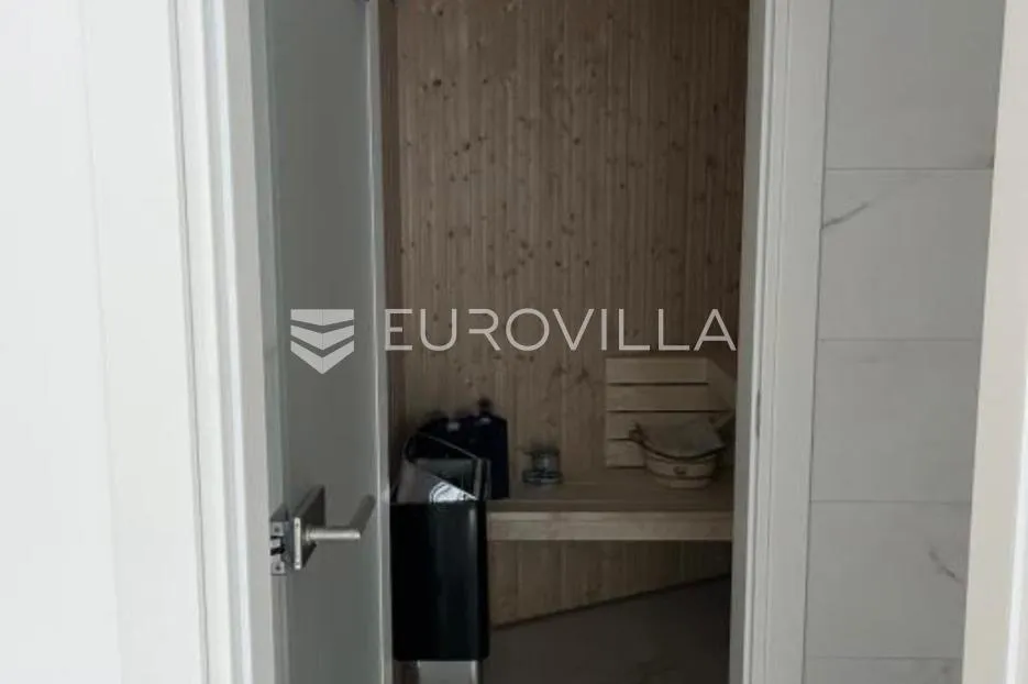 istra, rovinjsko selo, luksuzna prizemnica veličine 218m2 s bazenom, jacuzzijem i saunom - slika 12