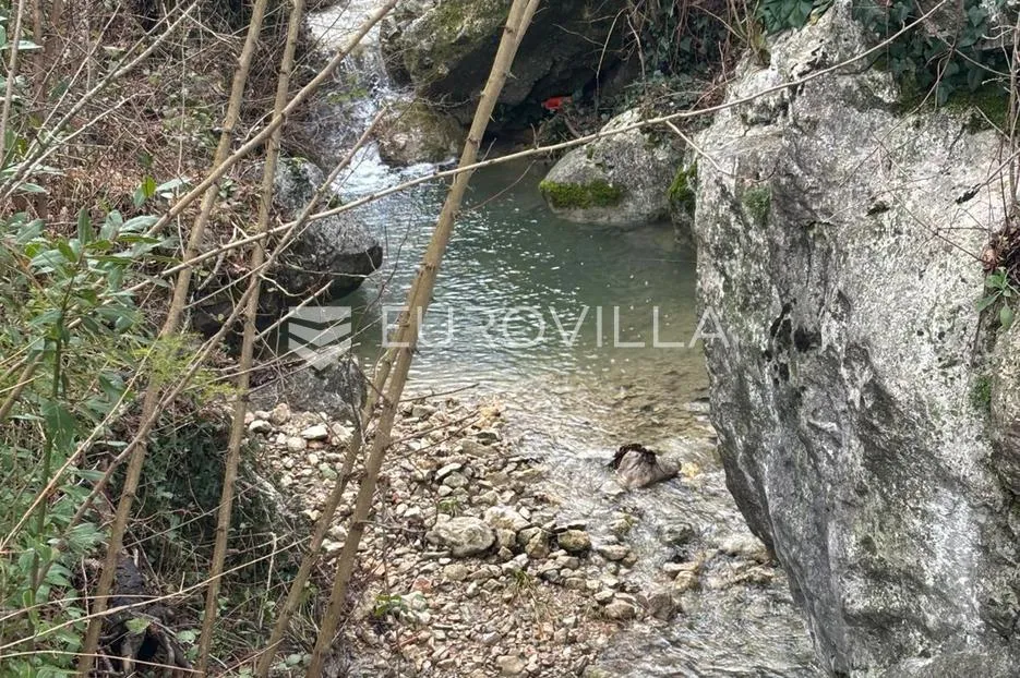 n.vinodolski, tribalj, zemljište uz potok,1066 m² savršeno ravnog terena - slika 2