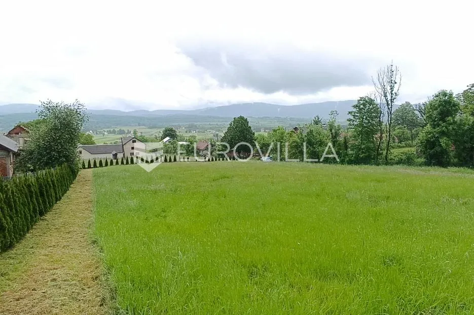 Plaški, građevinsko zemljište, 9800 m²