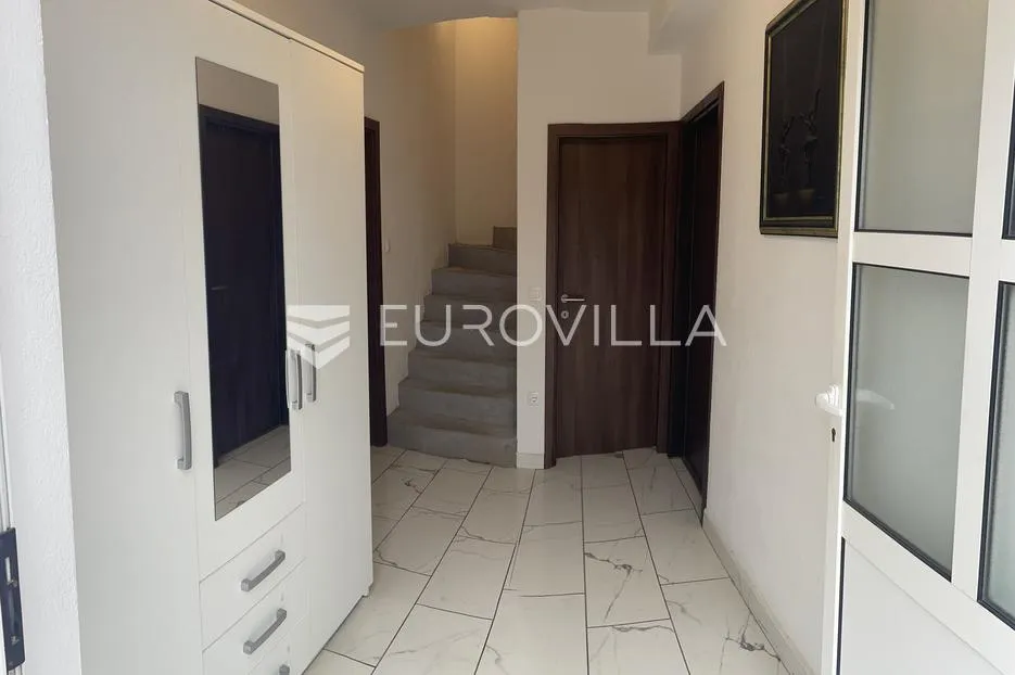 otok korčula, lumbarda, dvoetažni stan površine 127 m², 2 red uz more - slika 6