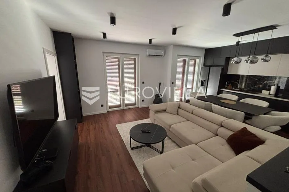 otok rab, palit, novouređen četverosoban stan, 80,00 m² - slika 3
