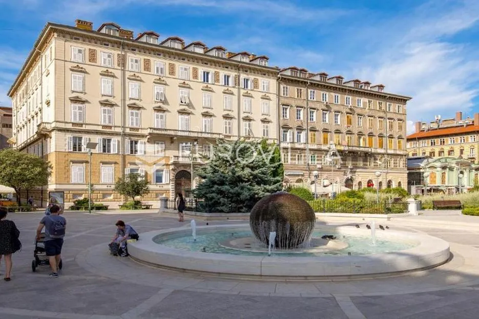rijeka, centar, dva luksuzna studio apartmana u strogom centru - slika 30