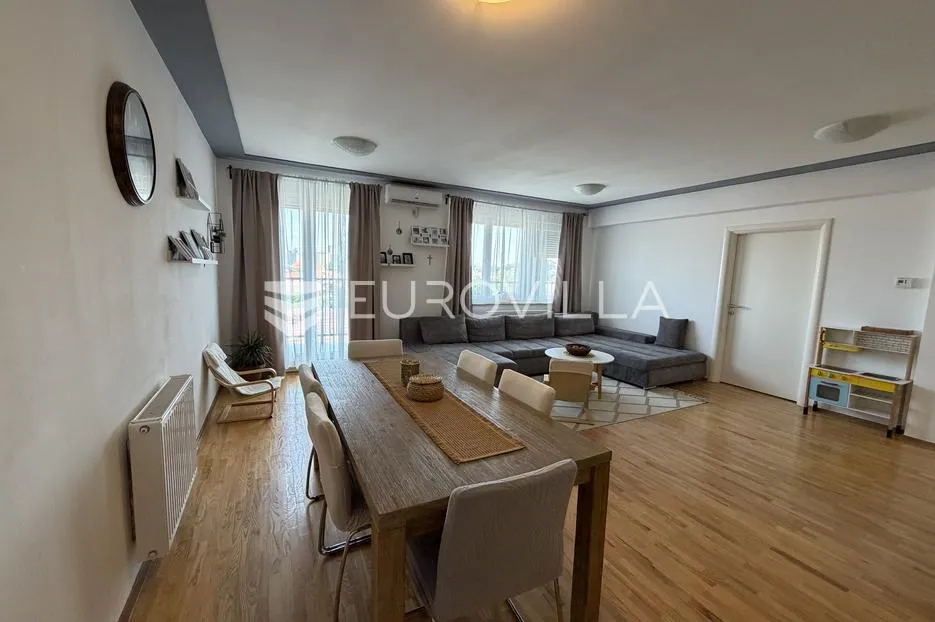 đakovo, centar, prostran trosoban stan od 112 m² u zgradi s liftom - slika 5