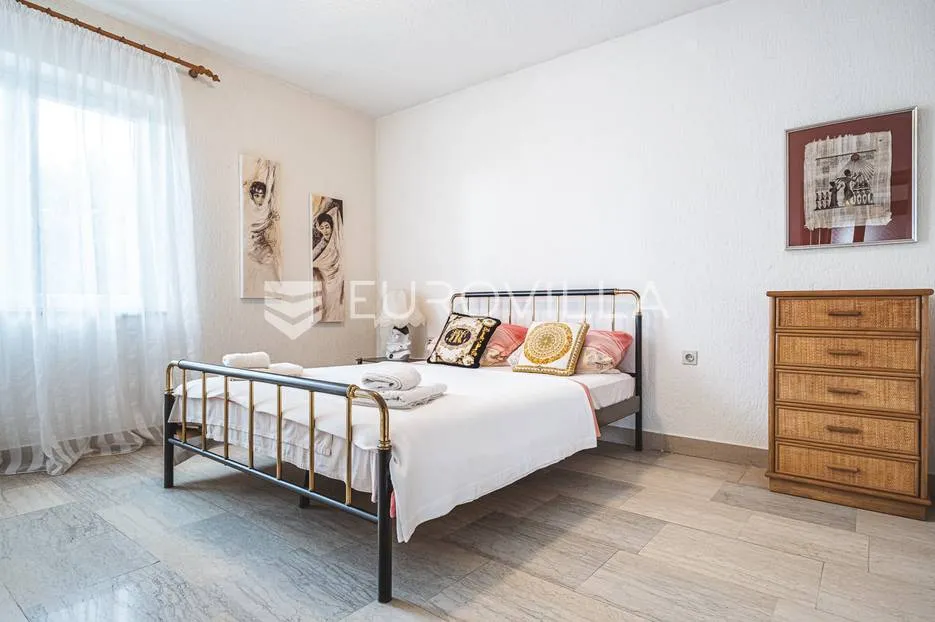 otok krk, grad krk, izvanredna kuća u prvom redu do mora nkp 260 m2 - slika 30