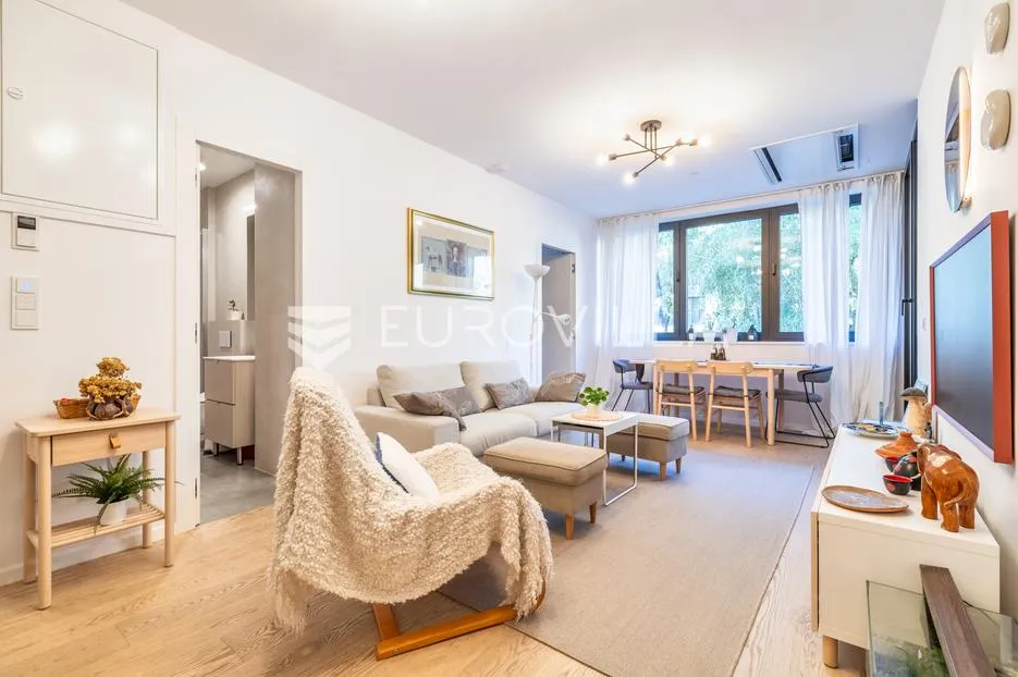 zagreb, britanac prekrasan trosoban stan 75 m² sa garažom - slika 2