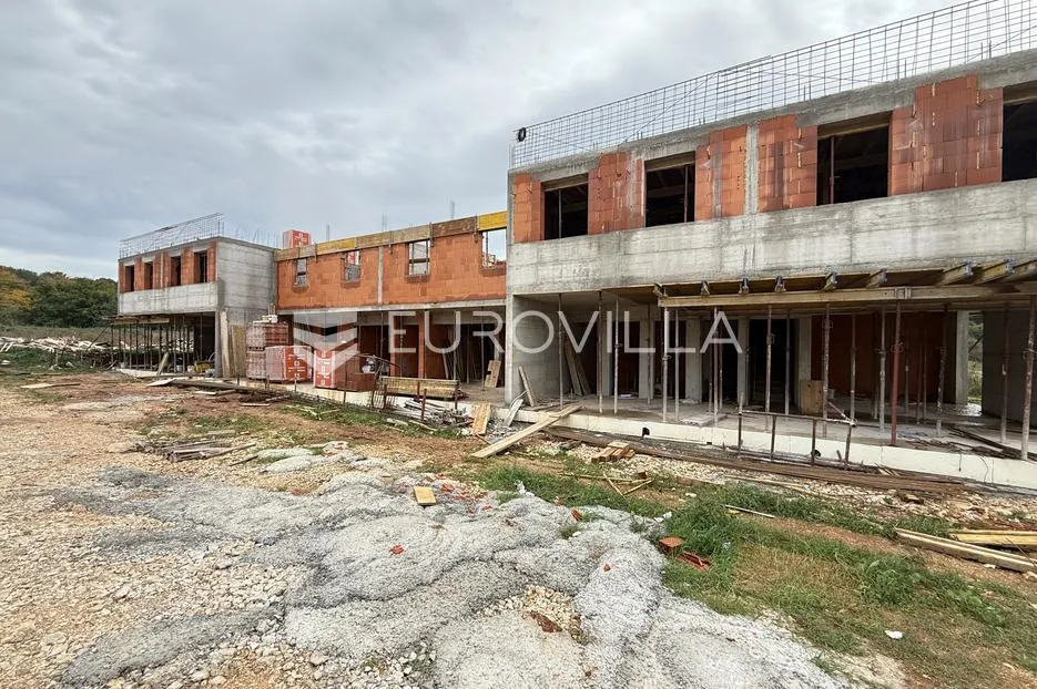 Pula, Busoler, moderni trosobni stan na odličnoj lokaciji, 1. kat, 56.40 m²