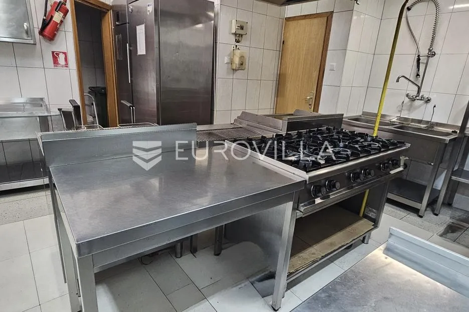 crikvenica, najam restorana s terasom u centru, uređen, terasa, pogled na more - slika 5