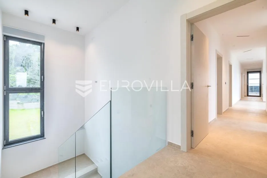 zagreb, brezovica, luksuzna vila 645 m² s unutarnjim bazenom - slika 17