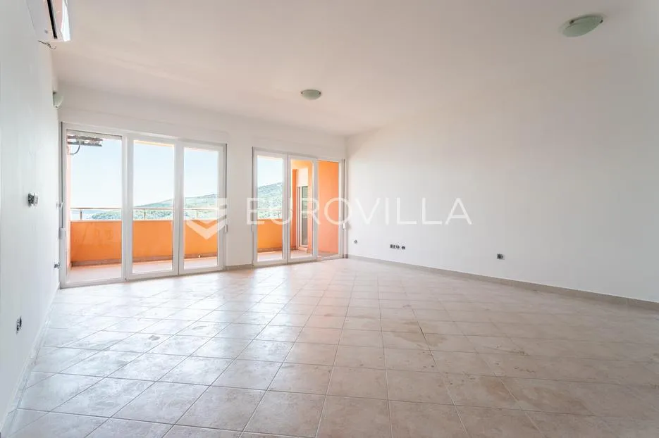 marina, penthouse s prekrasnim pogledom na more - slika 3