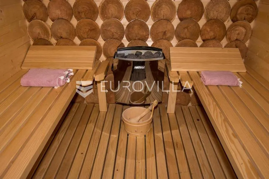 fužine, vrata, luksuzna drvena vila s unutarnjim grijanim bazenom i wellnessom - slika 28