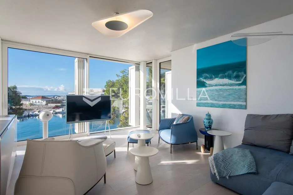 zadar, prvi red uz more — luksuzna dizajnerska vila s rooftop terasom - slika 3