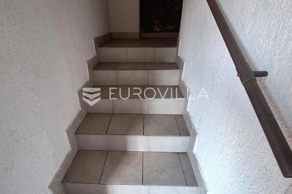 ogulin, sabljak selo, kuća 350 m² s gospodarskim zgradama, 70 m do jezera sabljaci - slika 8