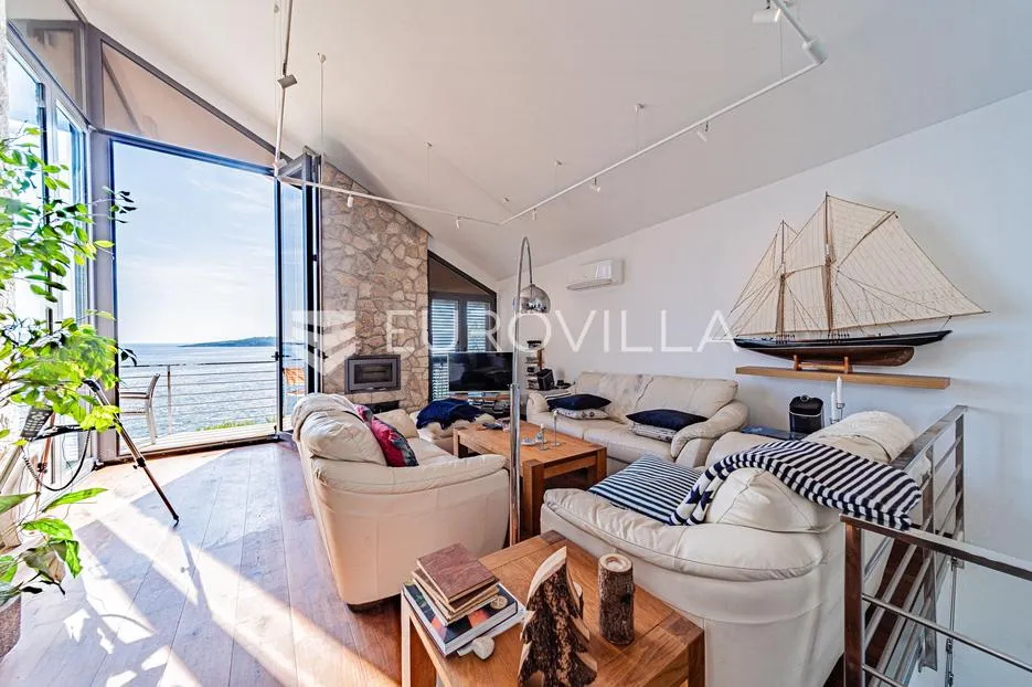 otok korčula, vela luka, villa prvi red uz more - slika 33