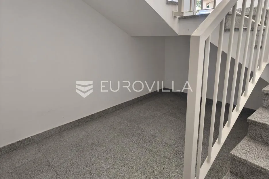 zadar, belafuža, namješten stan od 66 m² - slika 14