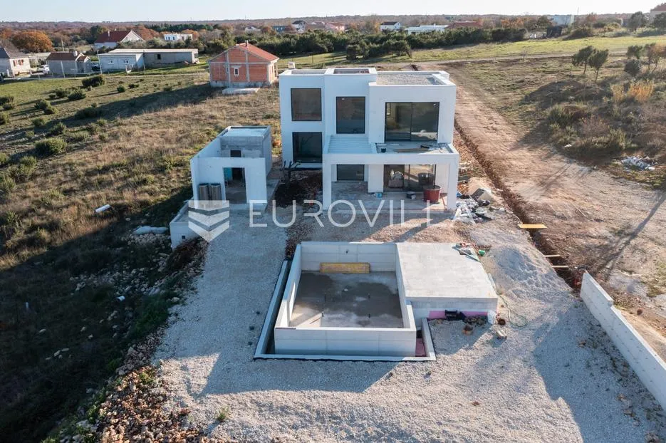 Nin, Žerava, kuća s bazenom na mirnoj lokaciji