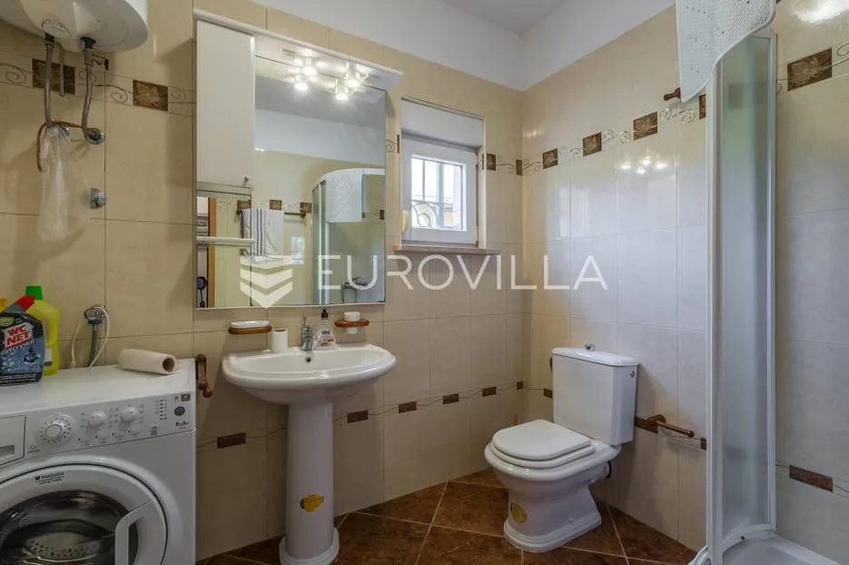 istra, rovinj, stan u prizemlju s velikom konobom u podrumu 89 m2 - slika 10