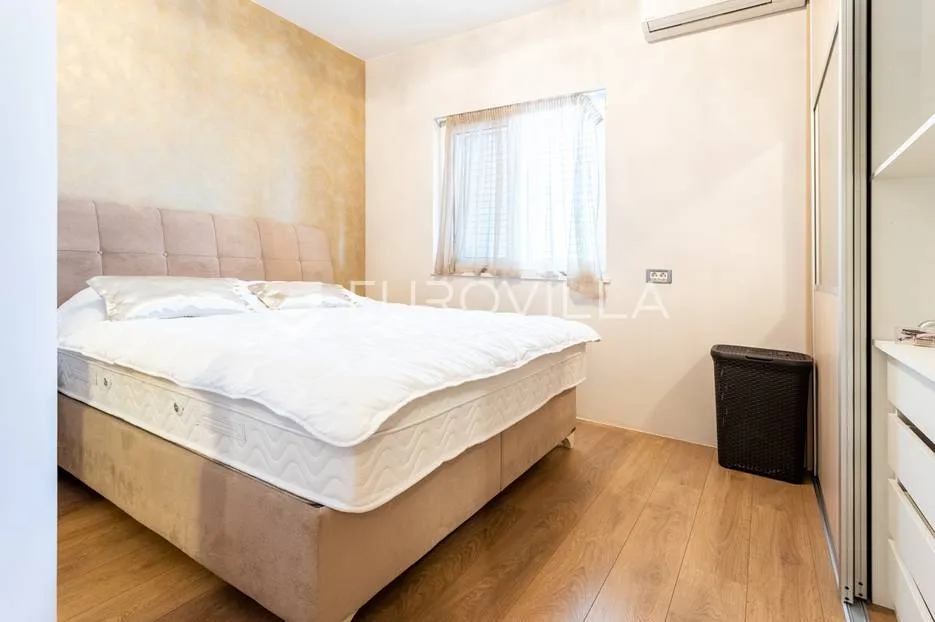 žnjan, odličan dvosoban stan za dugoročan najam - slika 12