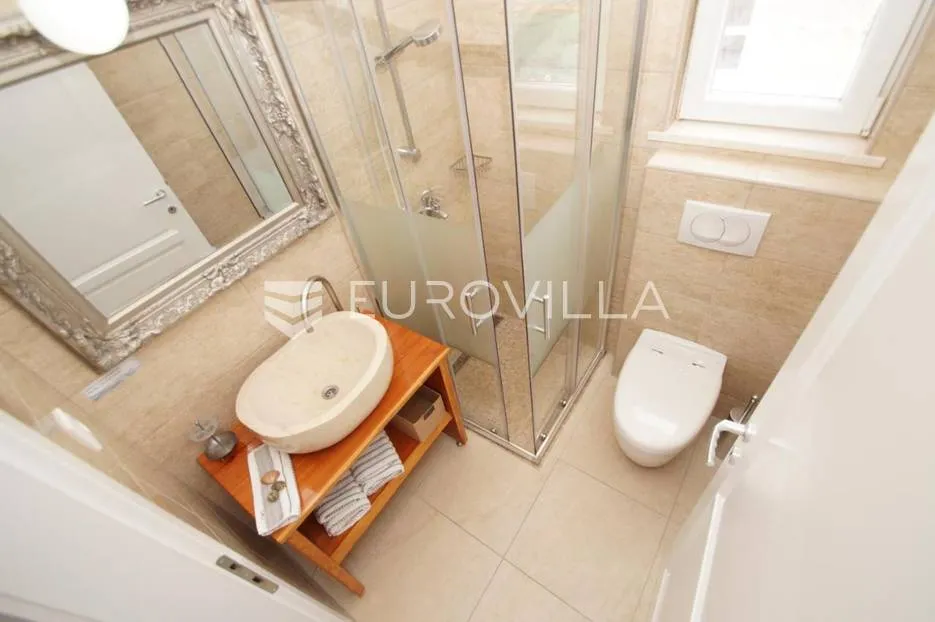 korčula, lijepa kuća u prvom redu do mora, 250m2 - slika 19