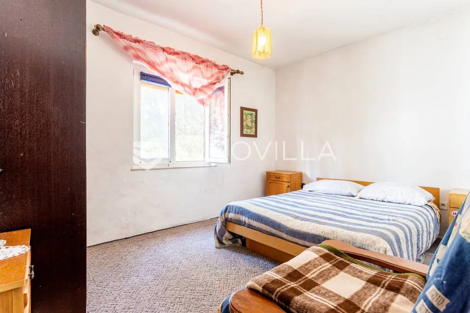 brač, kuća s dvorištem na lijepoj lokaciji - slika 21
