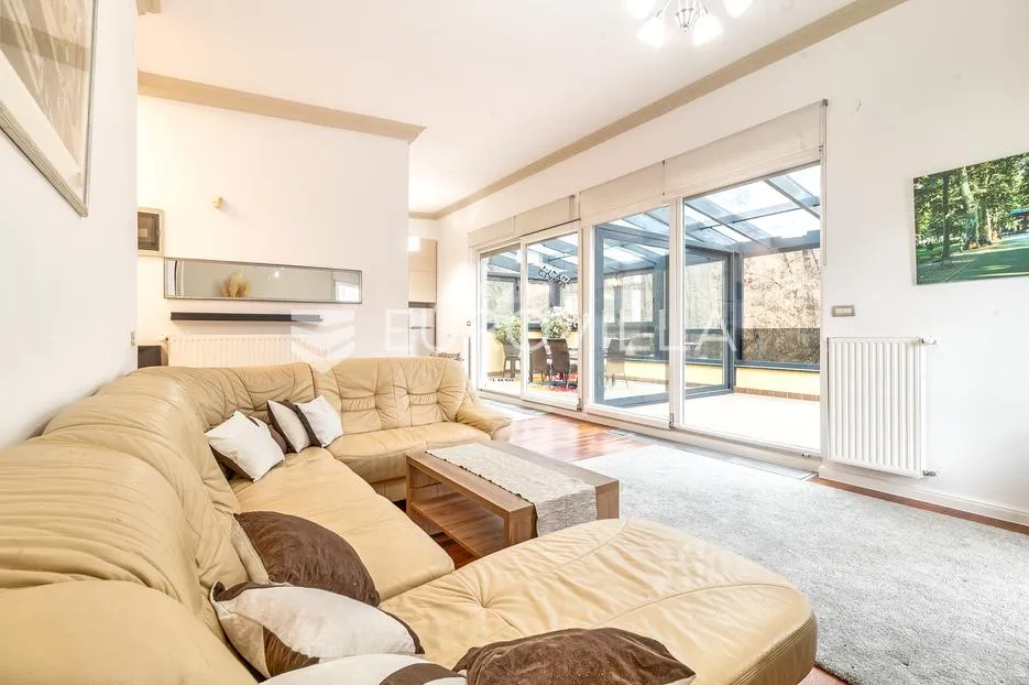 Zagreb, Jelenovac, predivan trosoban stan površine 113 m² parkirno mjesto
