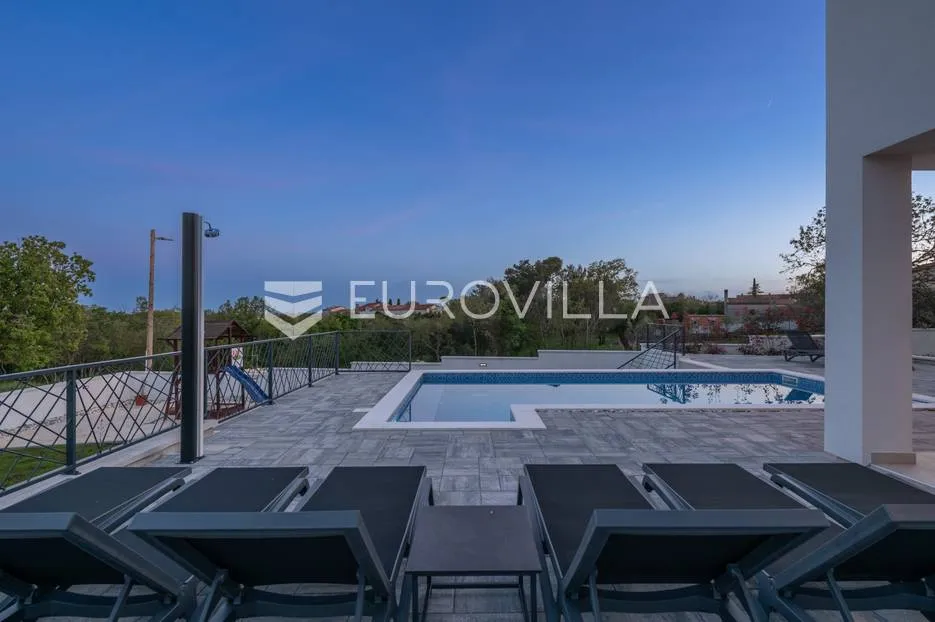 istra, krnica, moderna samostojeća kuća s bazenom i pogledom na more, 200 m² - slika 58