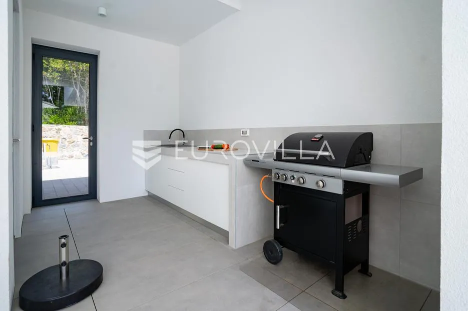 otok rab, palit, luksuzna vila s 5000 m² okućnice - slika 13