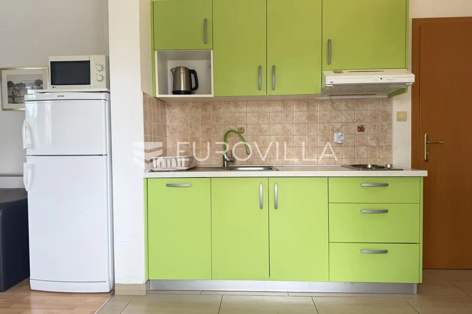 fažana, valbandon, dugoročni najam trosobnog stana u prizemlju s dvije terase, 56.18 m² - slika 2