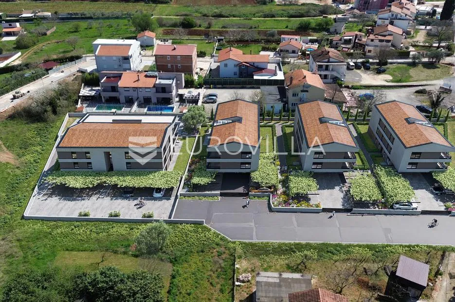 istra, fažana, luksuzni trosobni stan 75.37 m², 1. kat, 1.2 km od mora, zatvoreni kompleks - slika 3