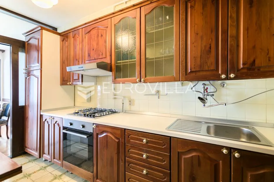 zagreb, pantovčak, hercegovačka, uređen trosoban stan 98 m² - slika 6