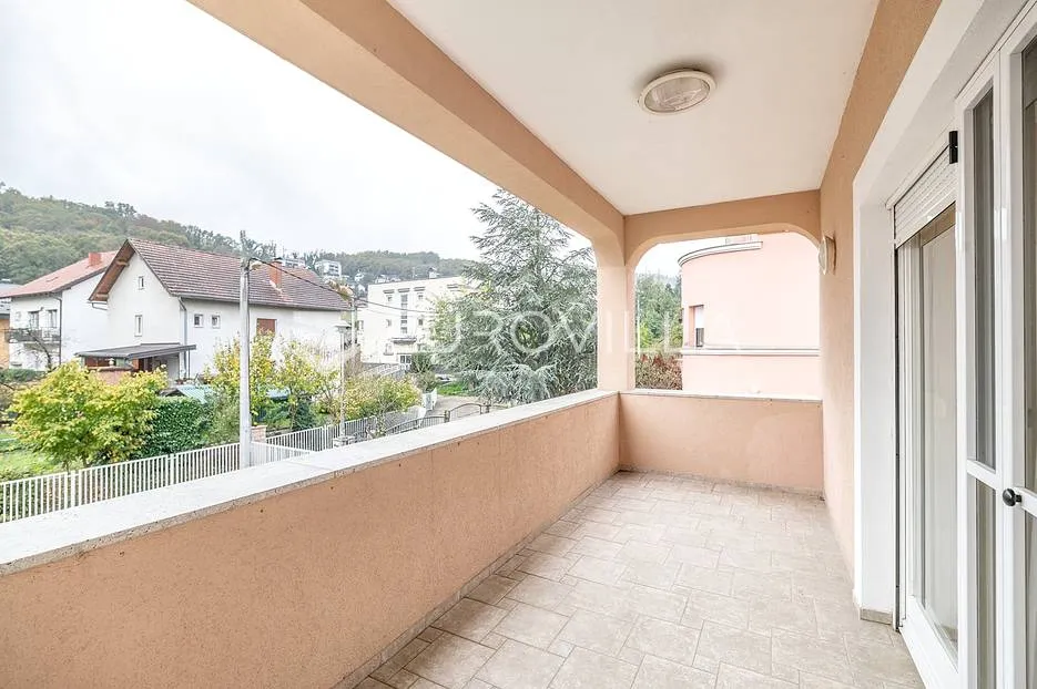 zagreb, mlinovi, četverosoban stan 135 m² u mirnom i zelenom okruženju parking - slika 12