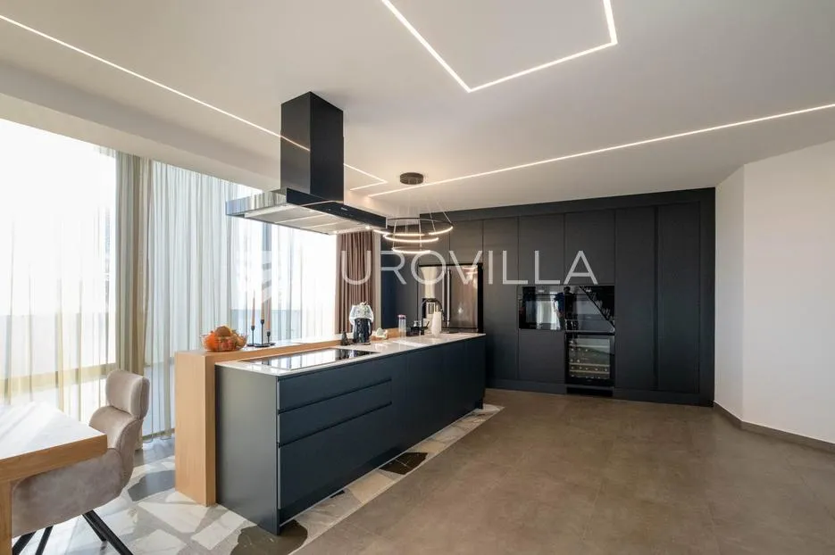 opatija, prekrasan penthause 228 m² s besprijekornim pogledom - slika 56