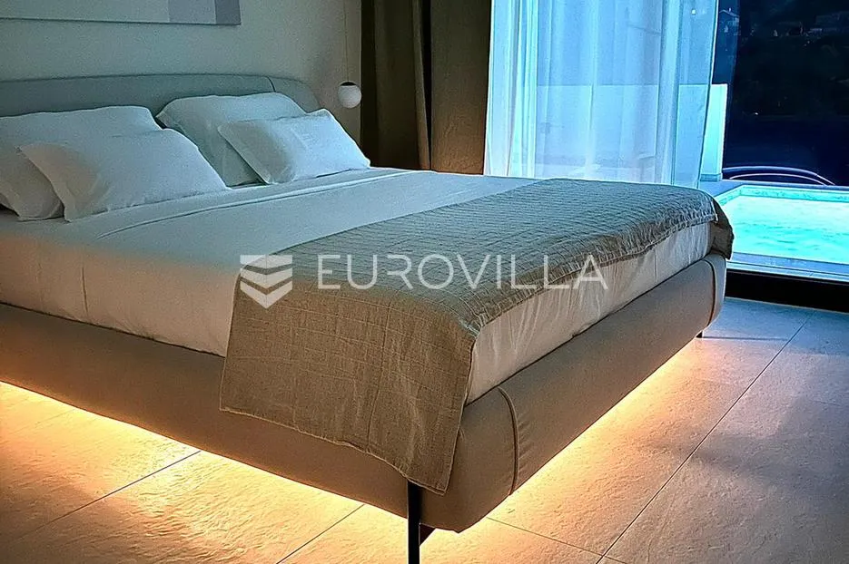 zadar, žman dvije moderne vile s bazenima 262 m² i građ zemljište s dozvolom za treću vilu - slika 9