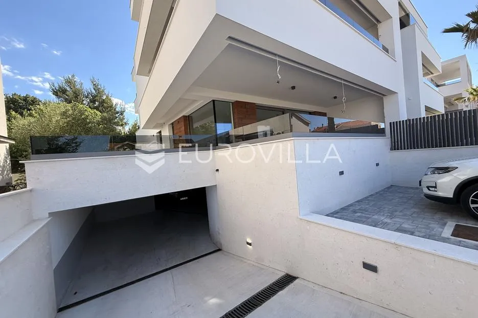 zadar, diklo, luksuzan trosoban stan 124,27 m² na super lokaciji s vrtom - slika 5