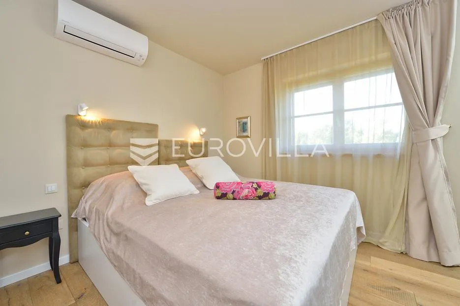 šibenik, martinska, prekrasna kamena vila s bazenom, vrtom i igralištem - slika 14