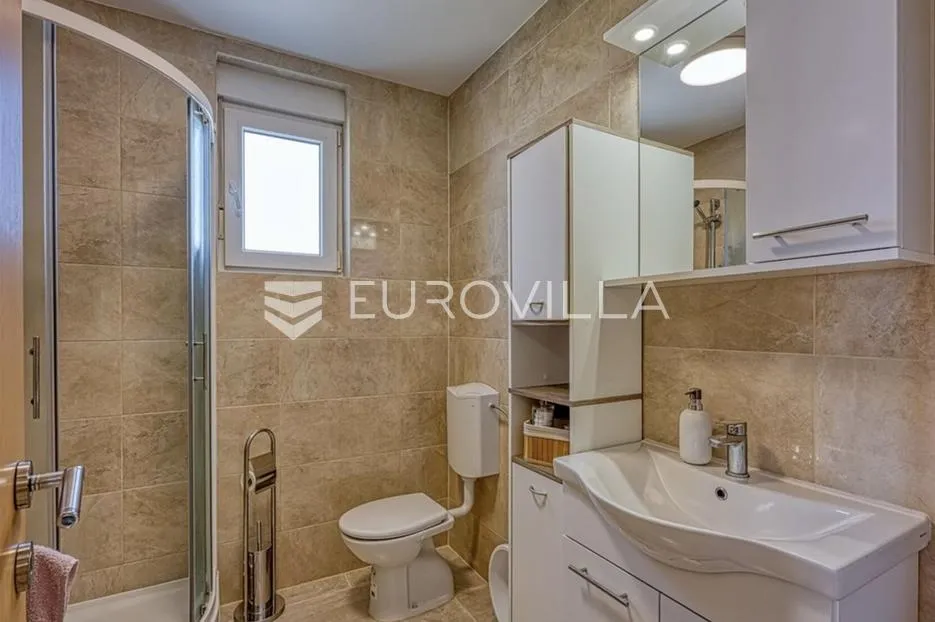 istra, murine, novo adaptiran stan s dvije spavaće sobe te neto korisnom površinom od 61,2 m² - slika 10