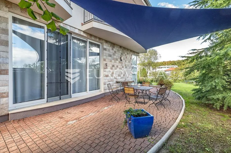 zagreb, maksimir, samostojeća vila s duplom garažom i 4 sobe 1500 m² dvoriše - slika 16