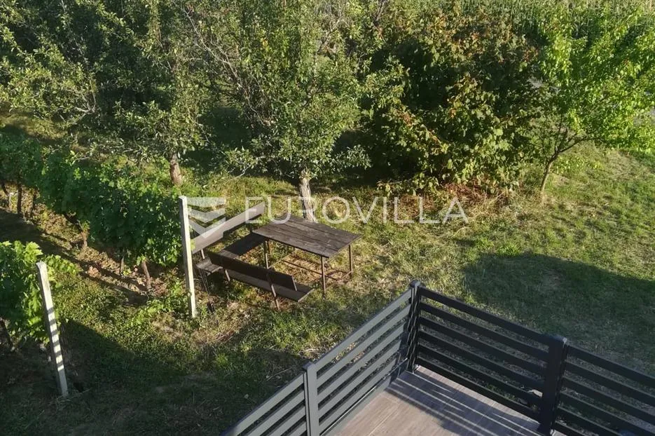 mandićevac, prekrasna vikendica 115 m² sa vinogradom i voćnjakom - slika 7