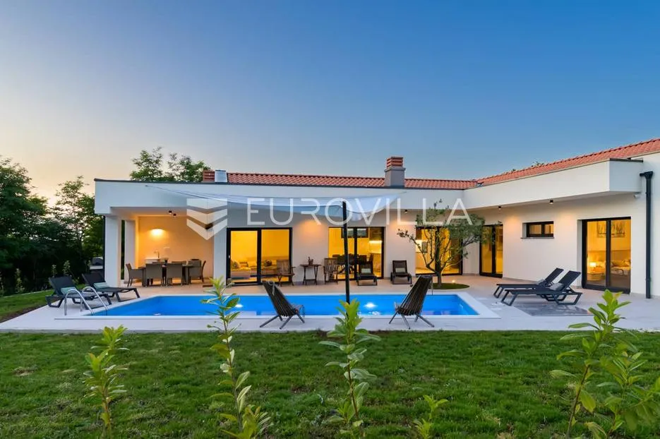 Istra, Matohanci, predivna prizemnica 139 m² s grijanim bazenom na mirnoj lokaciji - Matohanci, Kanfanar