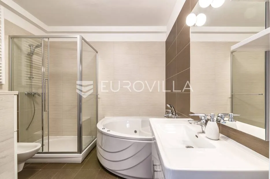slovenska ulica, trosoban stan s terasom i garažom 106 m² - slika 7