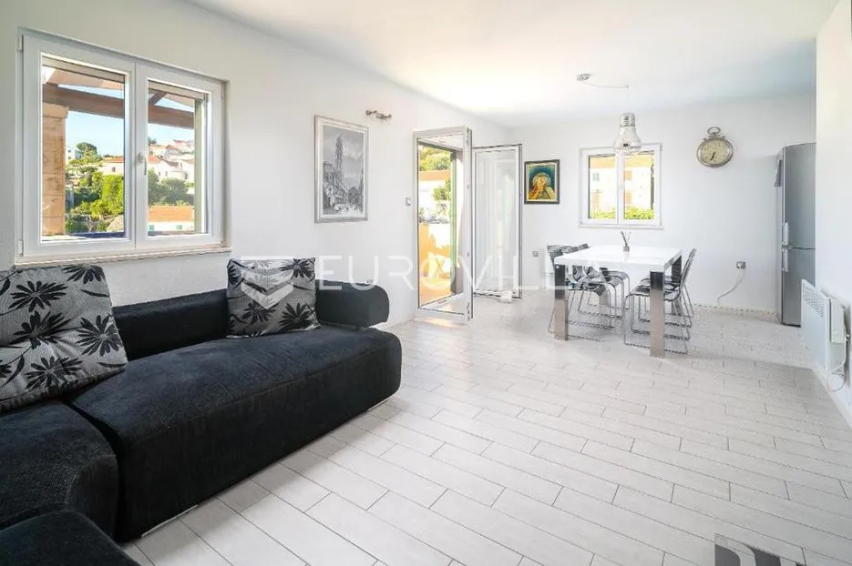 brač, splitska, kuća ukupne površine 170 m² - slika 5