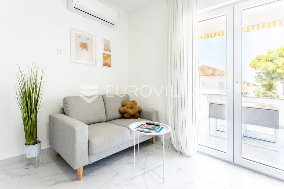 čiovo, okrug donji, apartmanska vila s bazenom - slika 15