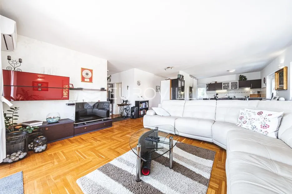 zagreb, gornji bukovac, prekrasan četverosoban stan s garažom, parking, 144 m² - slika 4