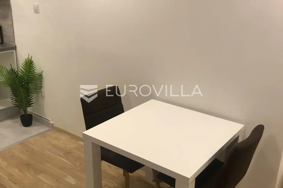 zagreb, amruševa, šesterosoban stan površine 129 m² - slika 29