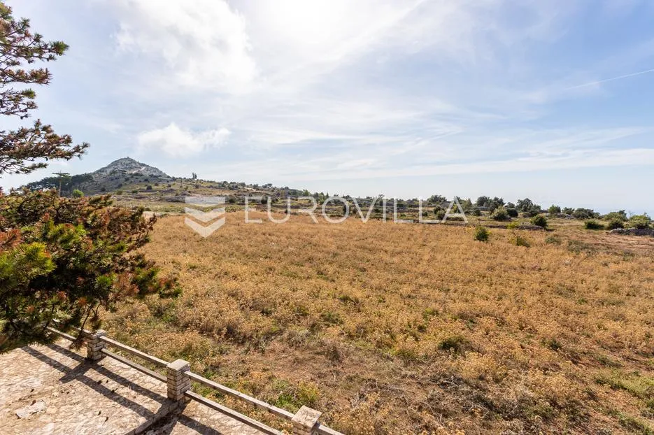 hvar, veliko lijepo imanje s tri kuće na parceli od 32500 m2 - slika 26