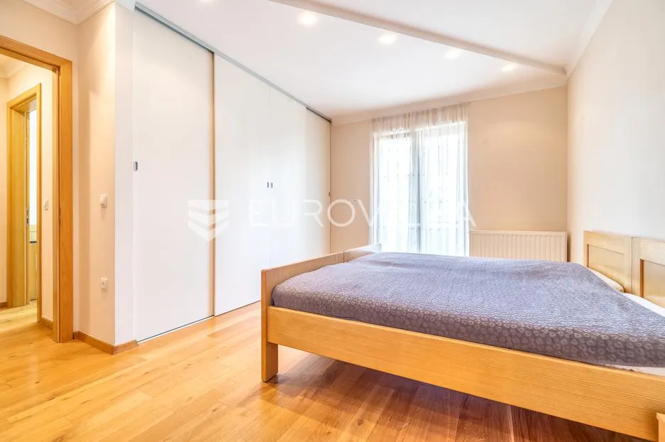zagreb, babonićeva ulica, četverosoban stan nkp 180 m2 - slika 8