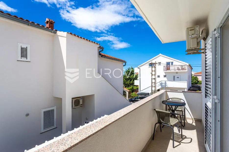 vodice, apartmanska kuća – idealna investicija za turizam! - slika 14