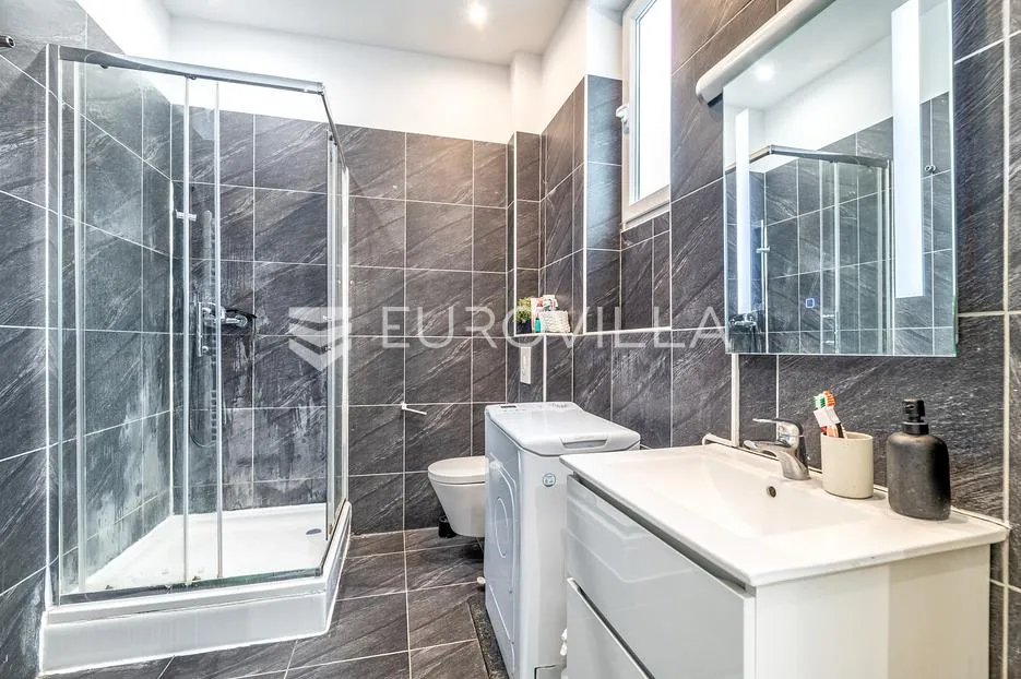 zagreb, centar, predivan četversosoban stan s balkonom 112 m² - slika 5