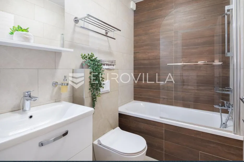 pag prekrasna villa sa pogledom na more 350 m² na 200 metara od mora - slika 35