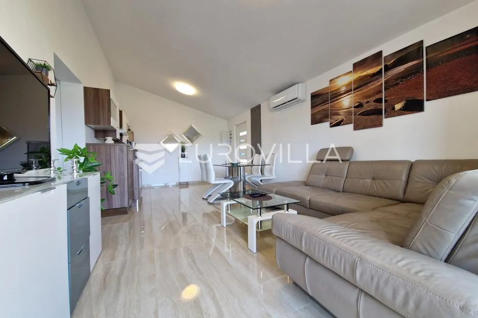 vir, moderan trosoban apartman u centru vira, 600 m od plaže - slika 11